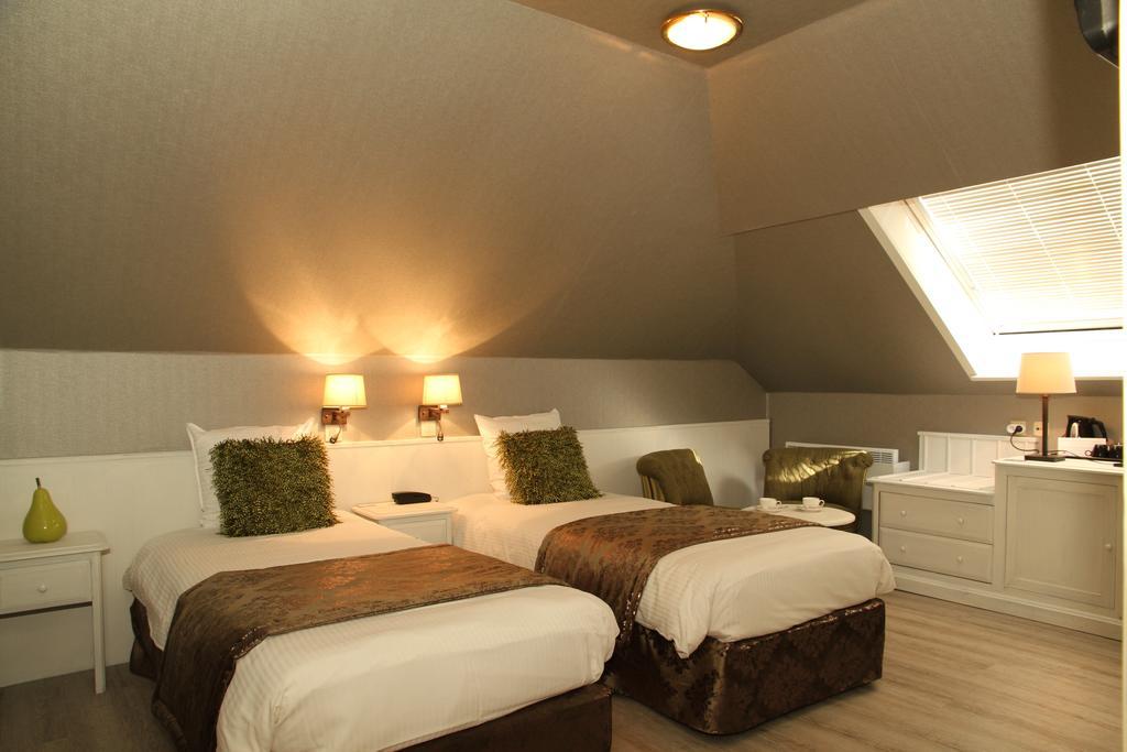 Hotel Den Hof Zelzate Zimmer foto